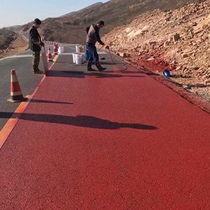 武川一是彩钢瓦喷漆翻新，地面喷涂